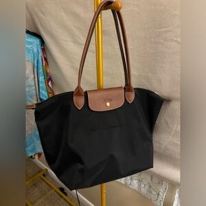 Large Longchamp Le Pilage bag with organizer insert